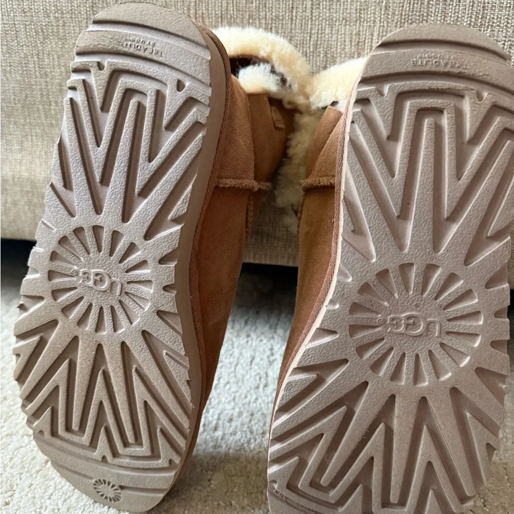 UGG Brown Shearling Boots with Ribbon - Picture 5 of 7